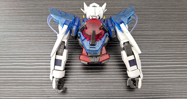 ガンプラ MG ガンダムエクシア ソリッドクリア 上半身 背面