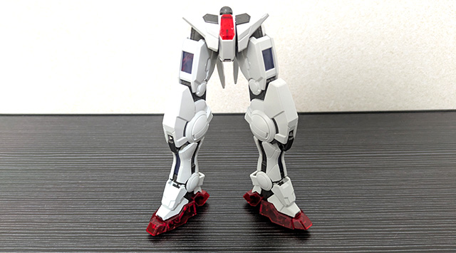 ガンプラ MG ガンダムエクシア ソリッドクリア 下半身 がに股