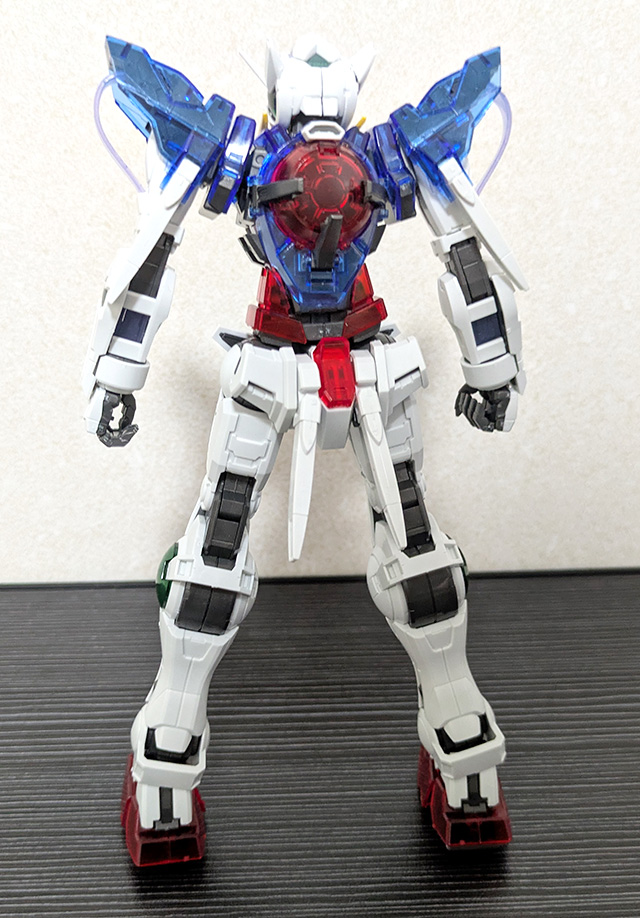 ガンプラ MG ガンダムエクシア ソリッドクリア 直立 背面