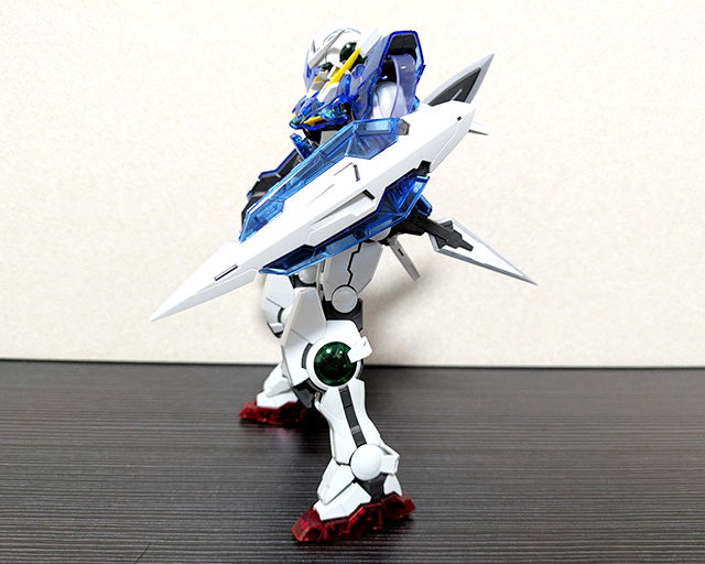 ガンプラ MG ガンダムエクシア ソリッドクリア 横 GNソード GNシールド