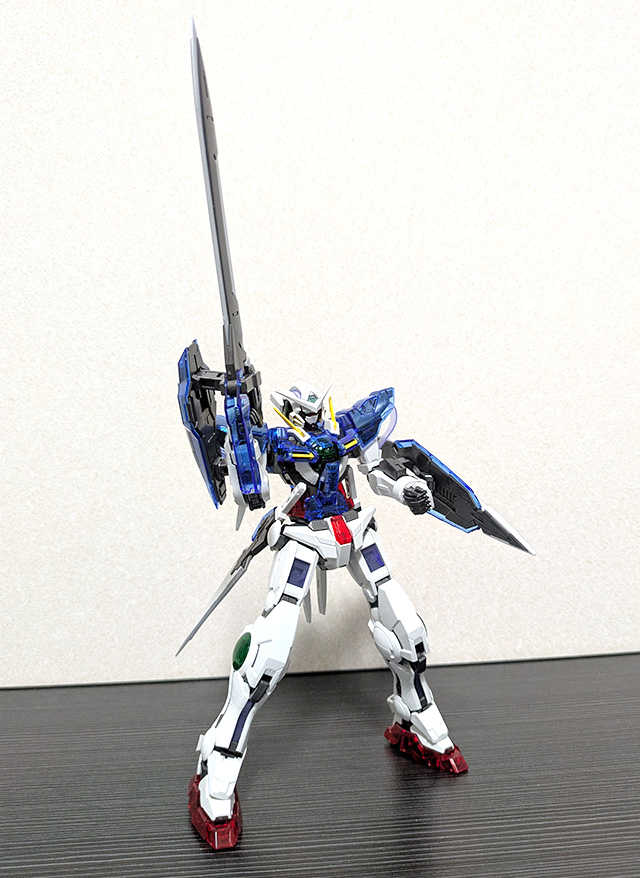 ガンプラ MG ガンダムエクシア ソリッドクリア 斜め右前 GNソード 展開