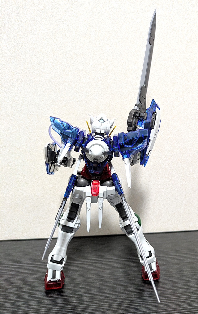 ガンプラ MG ガンダムエクシア ソリッドクリア 後ろ GNソード 展開