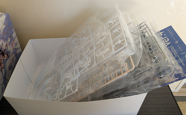 美プラ KOTOBUKIYA ゼノサーガⅢ KOS-MOS ver.4 中身2