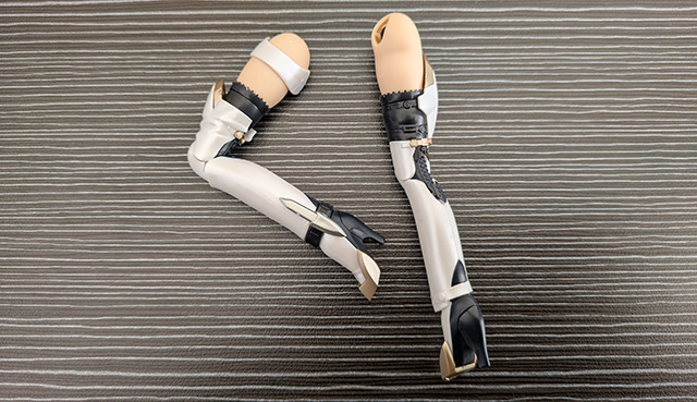 美プラ KOTOBUKIYA ゼノサーガⅢ KOS-MOS ver.4 脚2