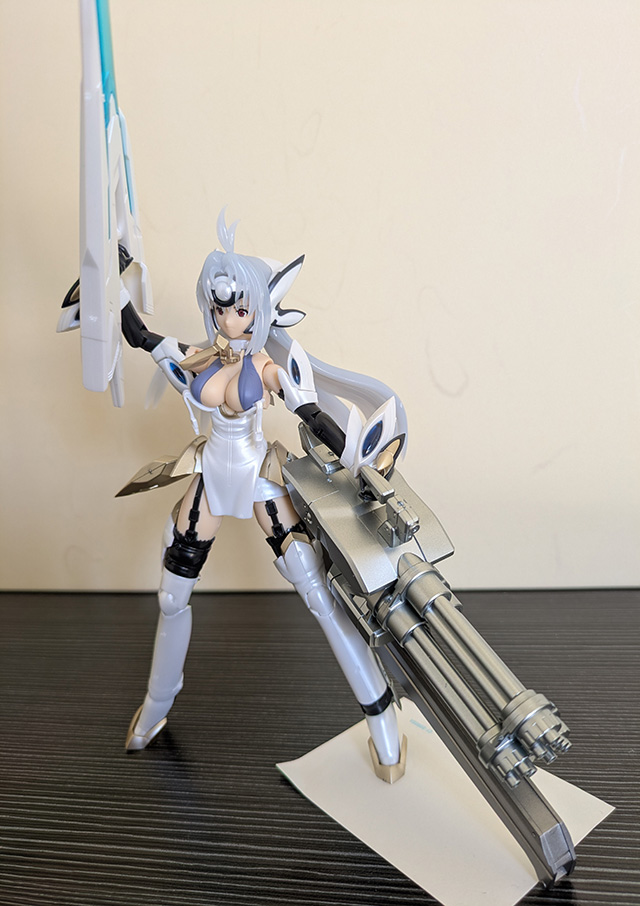 美プラ KOTOBUKIYA ゼノサーガⅢ KOS-MOS ver.4 ドラゴントゥース ハンドバルカン 装備 正面1