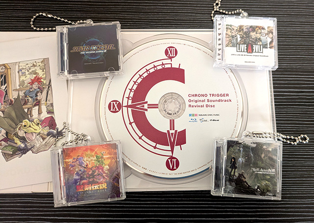 スクエニ ミュージックコレクションキーチェーン くじ 比較