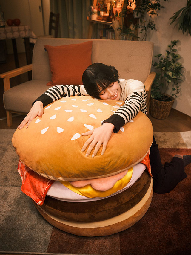 マクドナルド 月見バーガー特大クッション
